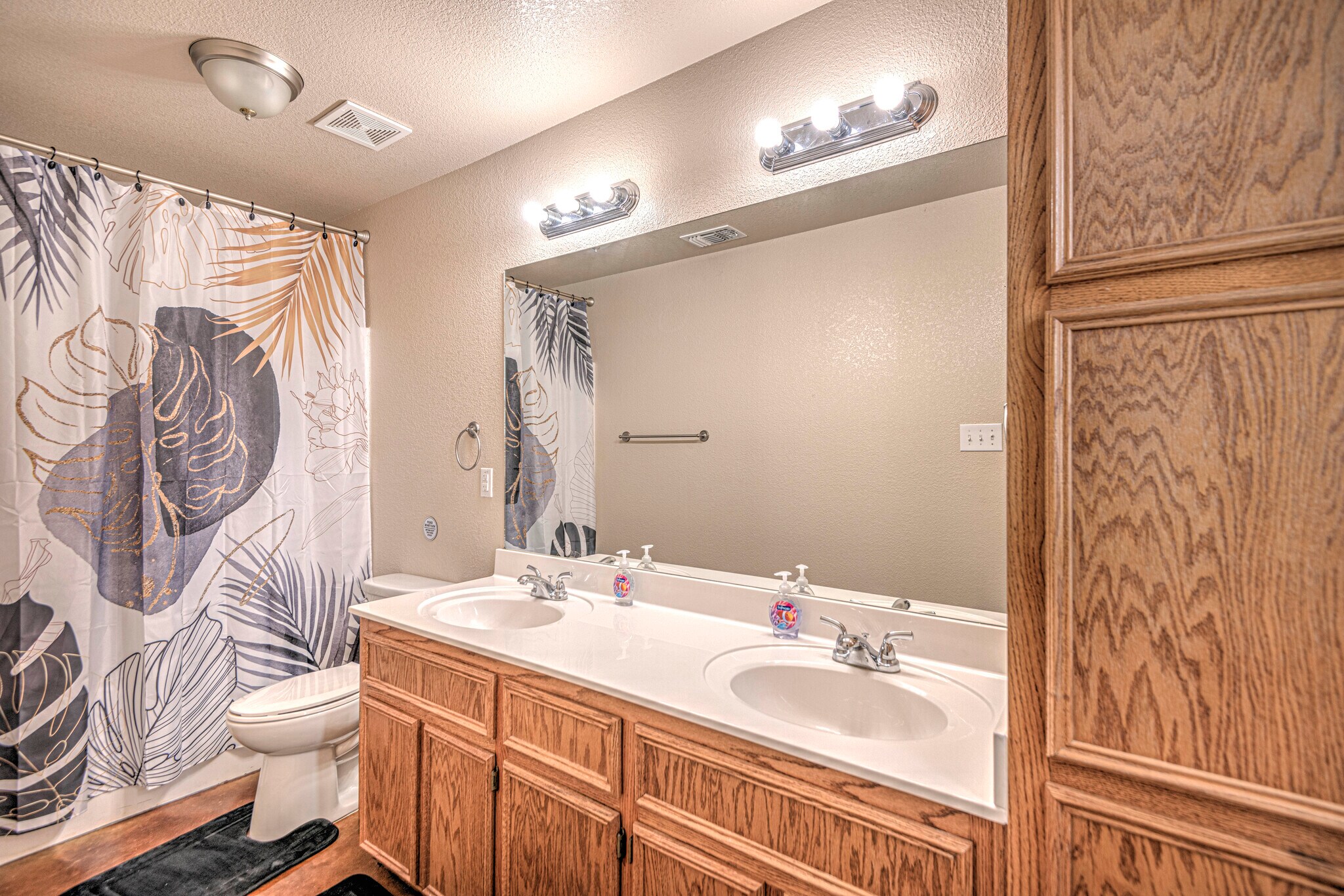Building Photo - 1607 Powder River Dr APT B