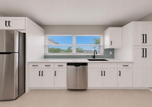 Building Photo - 1725 Bikini Ct