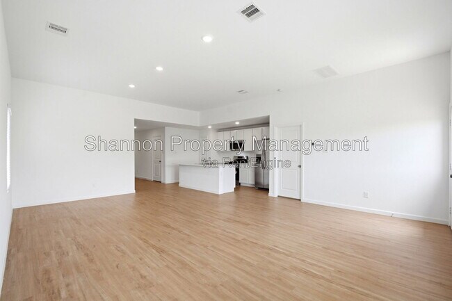 Building Photo - 27147 Breakaway Ln