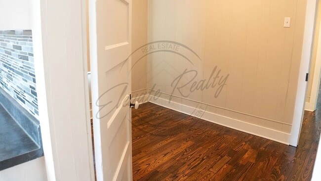 Building Photo - Charming 3-Bedroom Home with a Basement in...