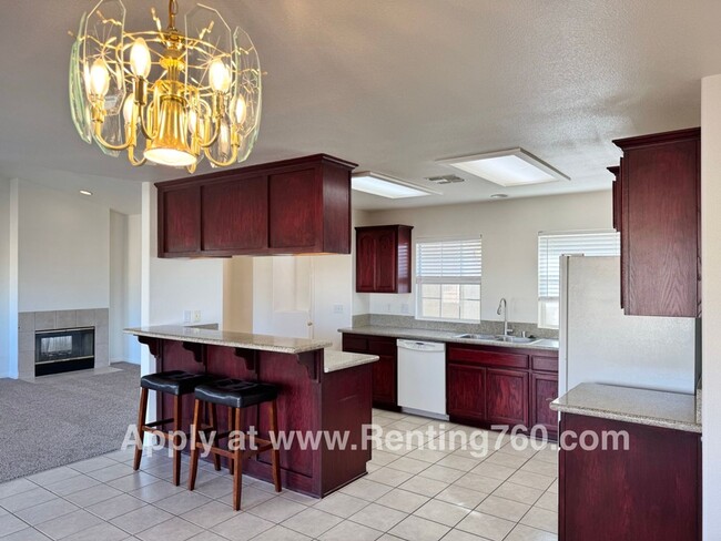 Building Photo - Spacious 4 Bed Home in Copper Hills Neighborhood!