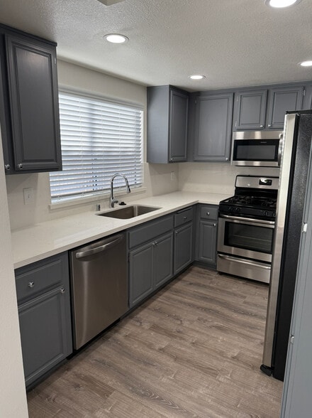 Building Photo - 129 Concord St