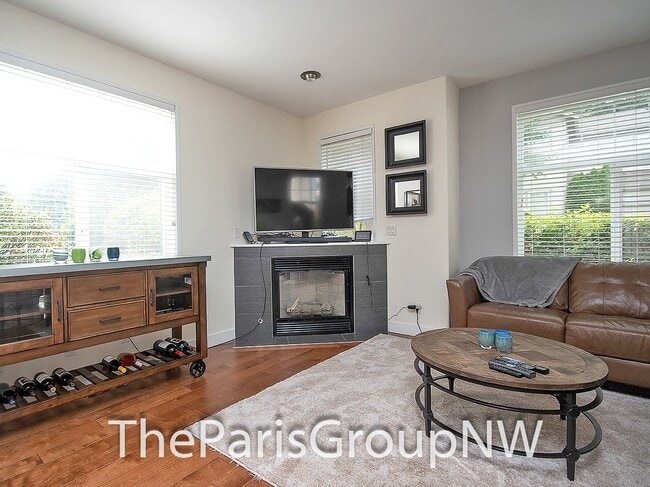 Building Photo - Exceptional Kirkland TH – Gorgeous Upgrade...