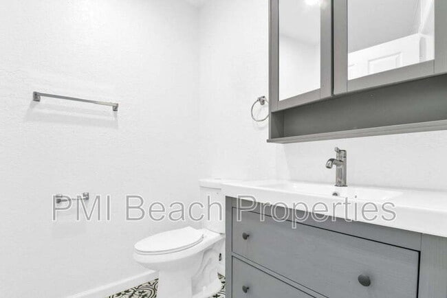 Building Photo - 13729 Yarmouth Dr