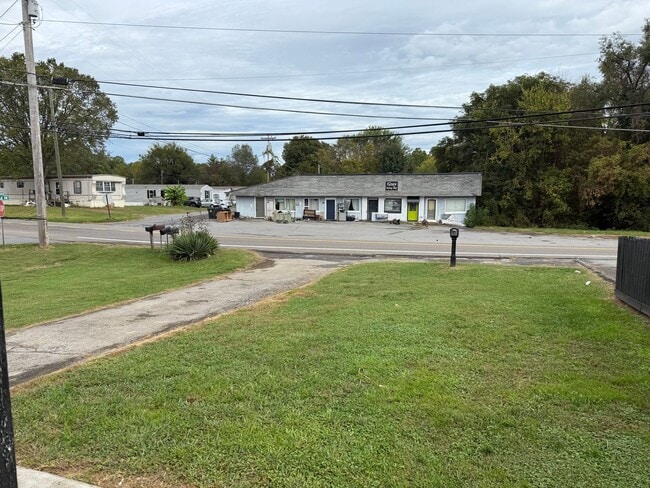Building Photo - 703 Gray Station Rd