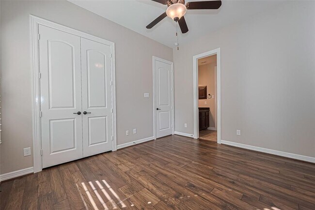 Building Photo - 4210 Wentworth Dr