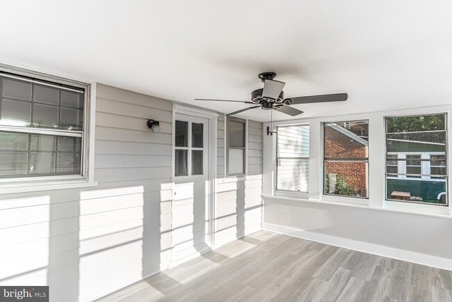 Building Photo - 2759 W George Mason Rd