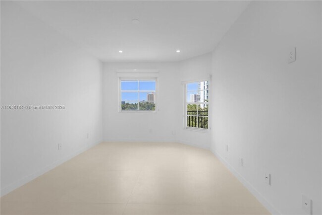 Building Photo - 3215 NE 184th St