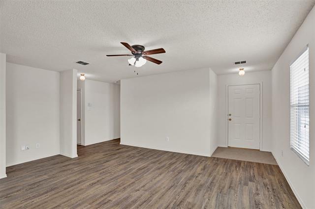 Building Photo - 105 Sandlewood Dr