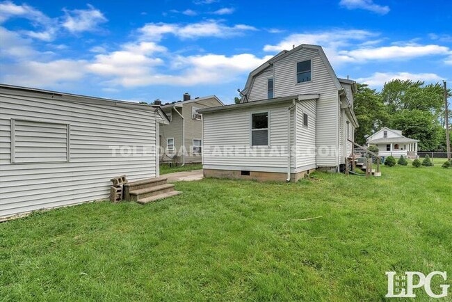 Building Photo - 1733 Stahlwood Ave