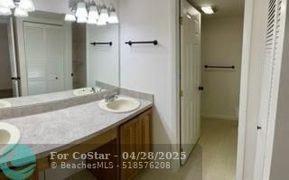 Building Photo - 1440 N Lawnwood Cir