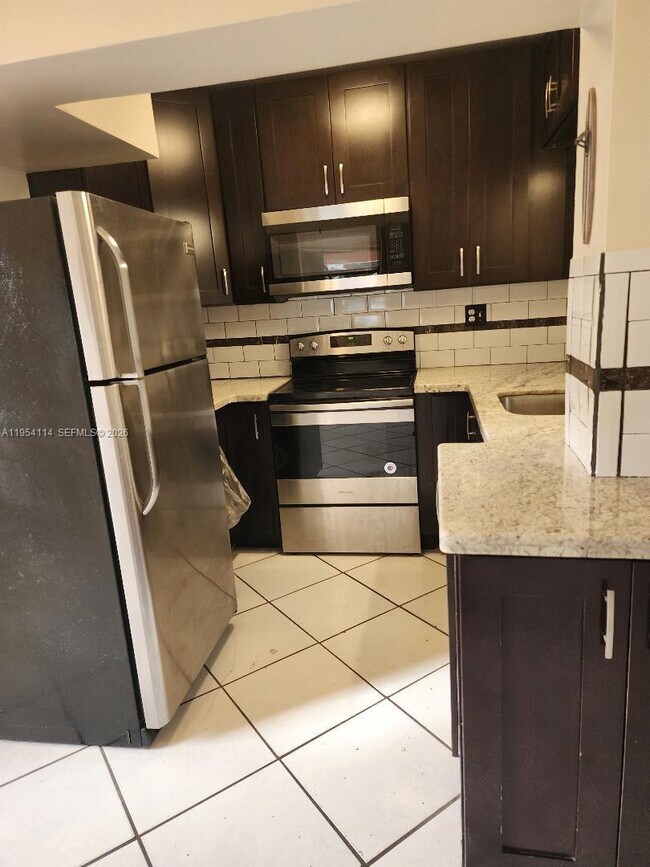 Building Photo - 2719 Taylor St