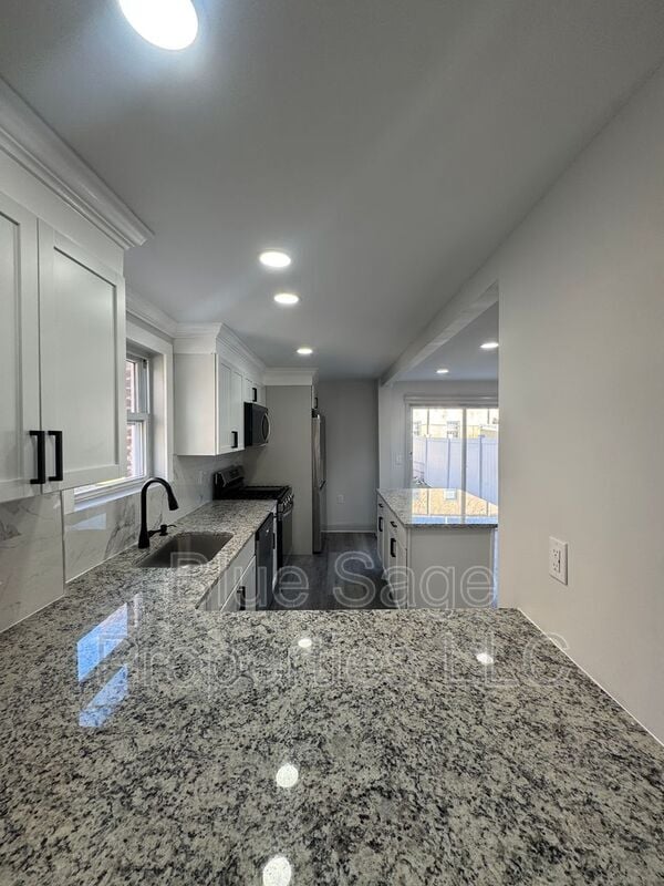 Building Photo - 1229 Wilson Dr