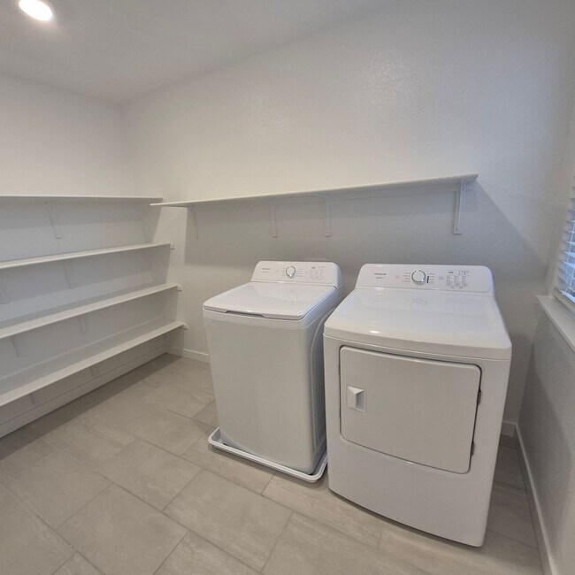 Building Photo - Brand New 5 Bedroom Home in Rancho Cordova