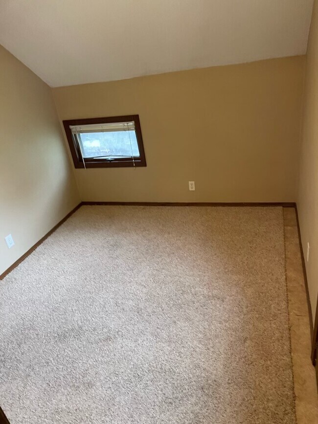 Upper Bedroom1 - 819 8th Ave S