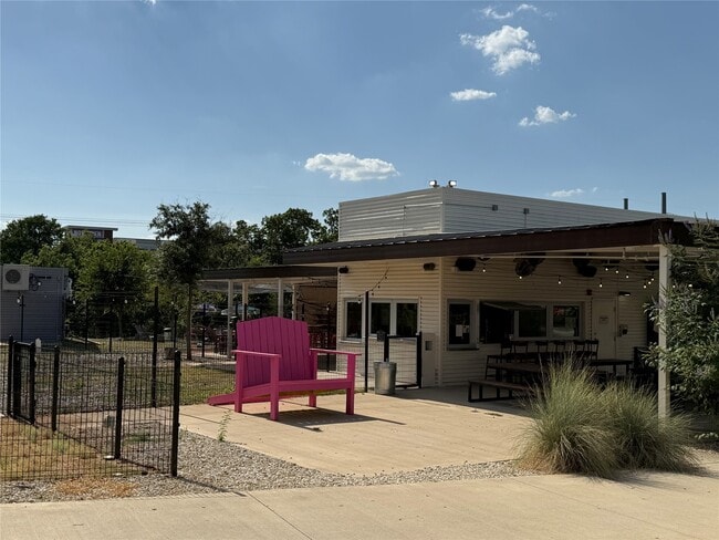Building Photo - 710 Bel Air Dr