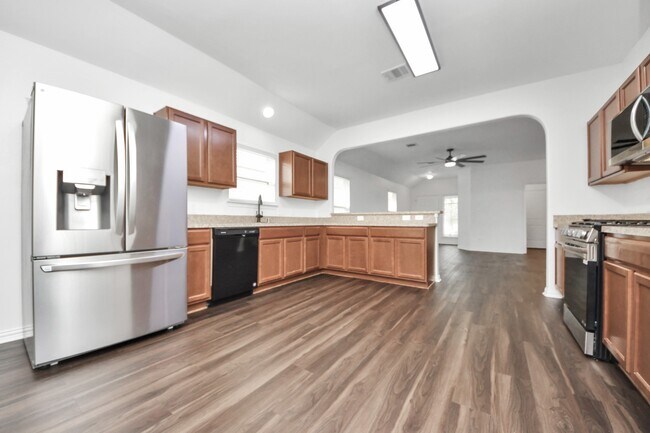 Building Photo - 10306 White Fir Villa Ave