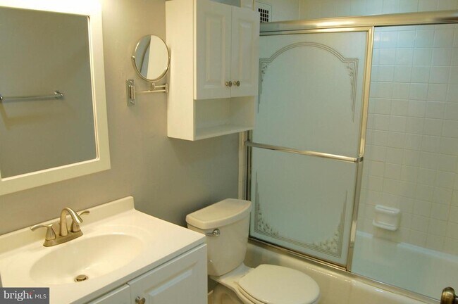 Building Photo - 2405 I St NW