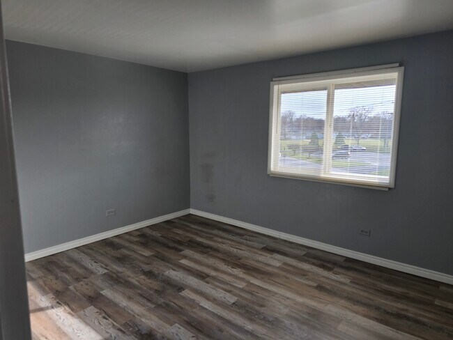 Building Photo - 17701 Park Blvd