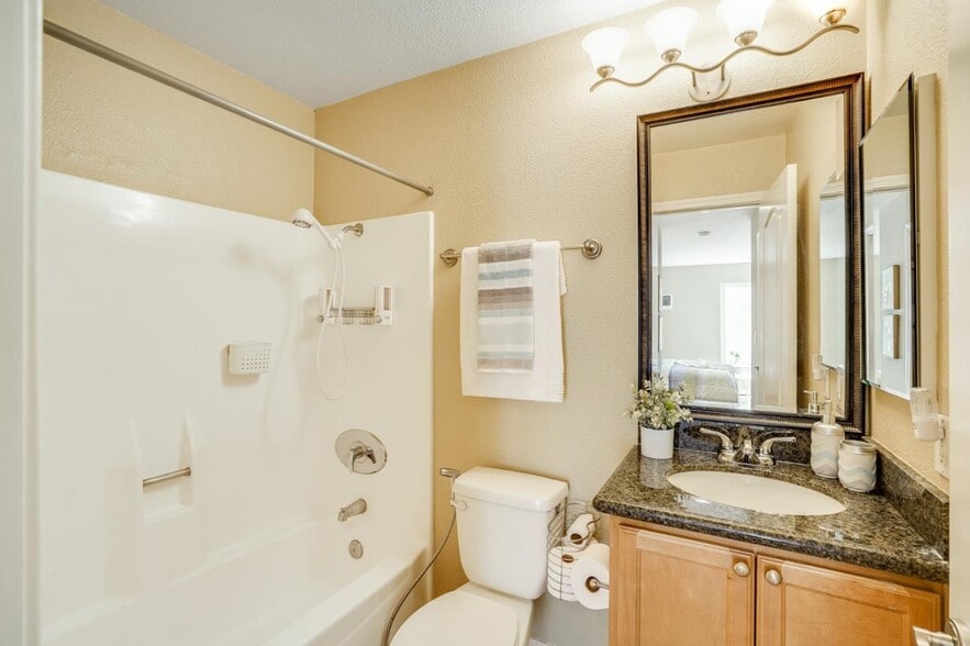 Building Photo - 456 Dempsey Rd