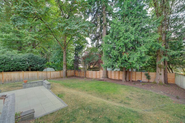 Building Photo - 3Bd/1.75Ba Bellevue House