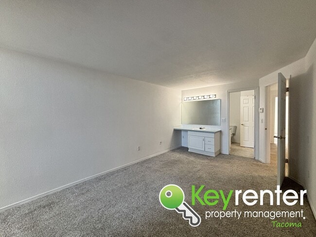Building Photo - Updated 2 Bedroom Rental in Milton WA with...