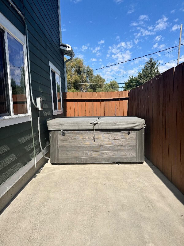 Building Photo - 417 East E Street