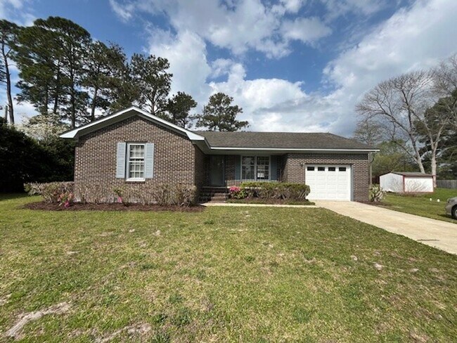 Building Photo - Recently updated 3 bedroom 2 bath home in King Grants