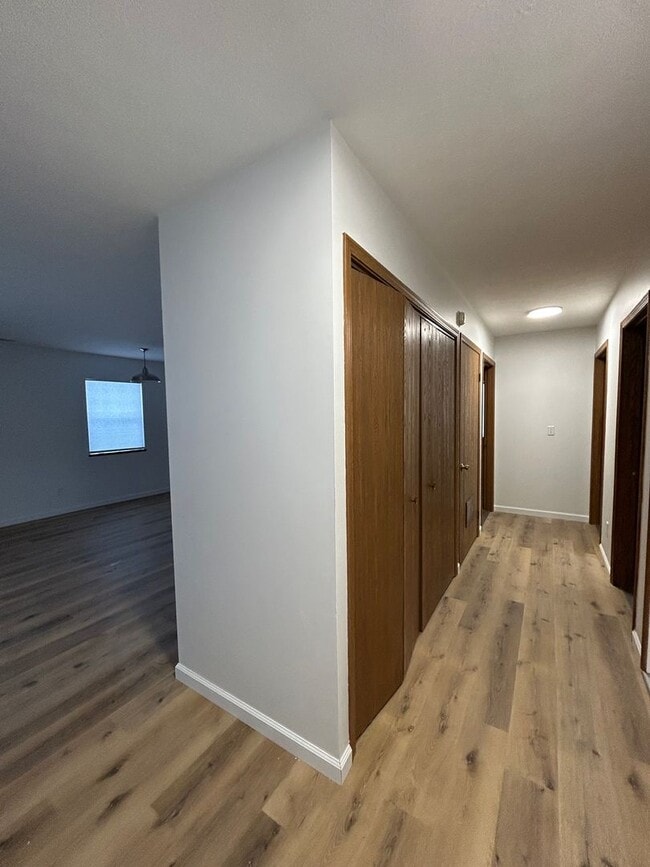 Building Photo - 917 N Clay St