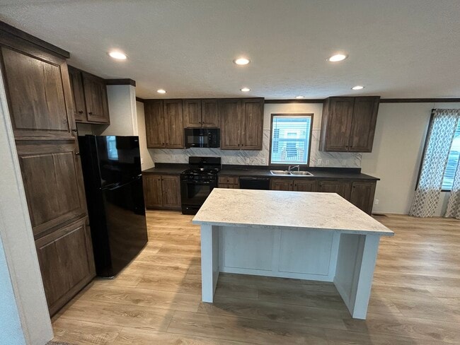 Building Photo - 11338 Mill Creek