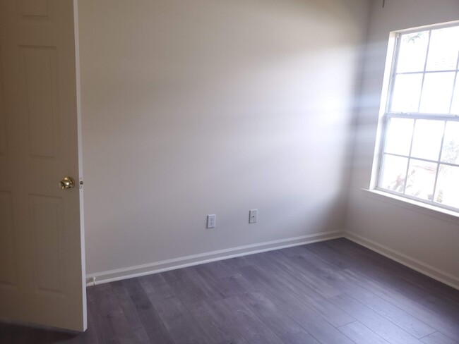 Building Photo - 304 Grandiflora Cir