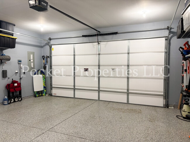 Building Photo - 577 W Norwich St