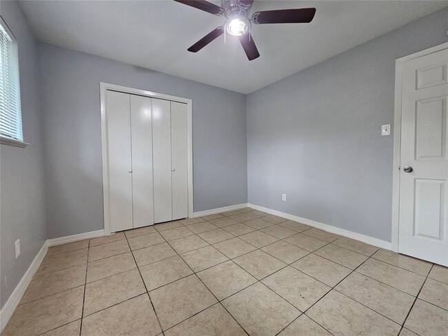 Building Photo - 1304 Glenda Dr