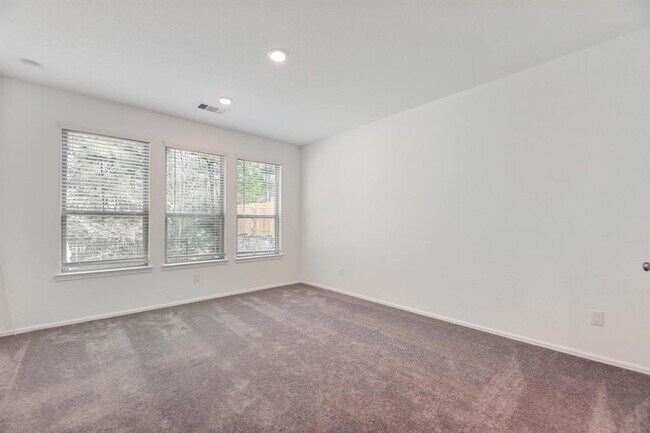 Building Photo - 6016 Heritage Creek Ln