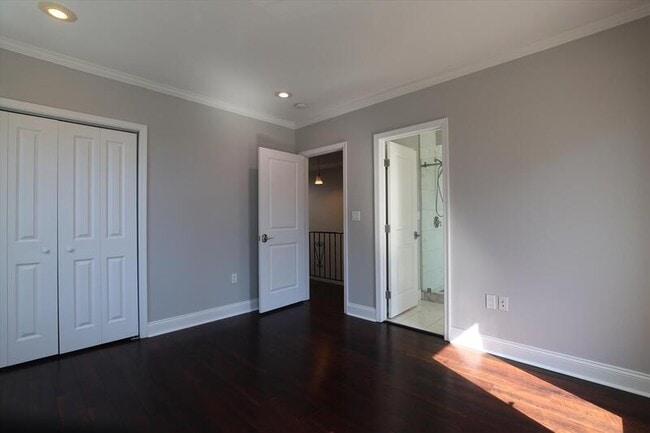 Building Photo - 1108 Orren St NE