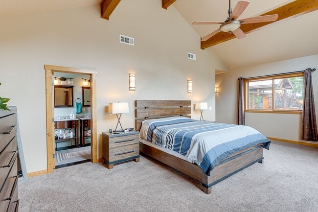 Building Photo - Peaceful Mountain Retreat with Stunning Views in Mount Charleston!