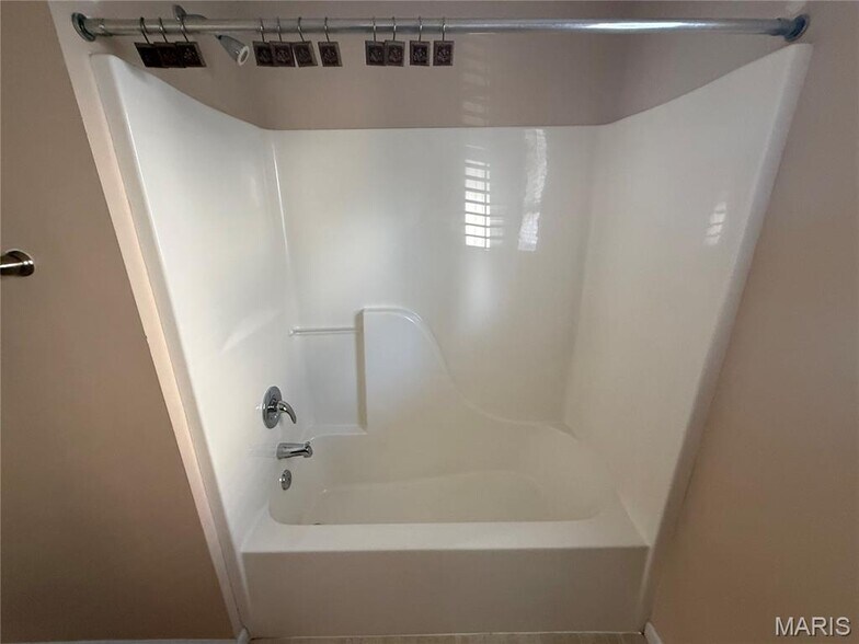 Building Photo - 733 Pecan Hill Dr