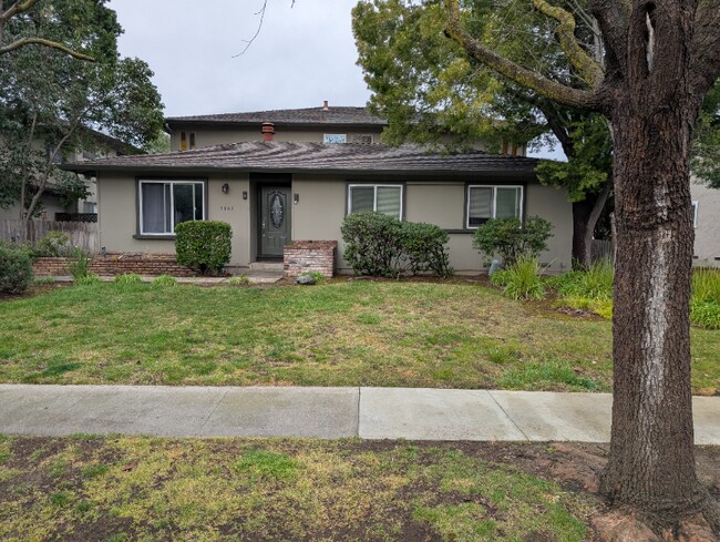 Primary Photo - 5883 El Zuparko Dr