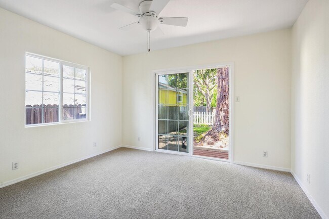 Primary Bedroom with doors to garden - 1039 Stevenson St