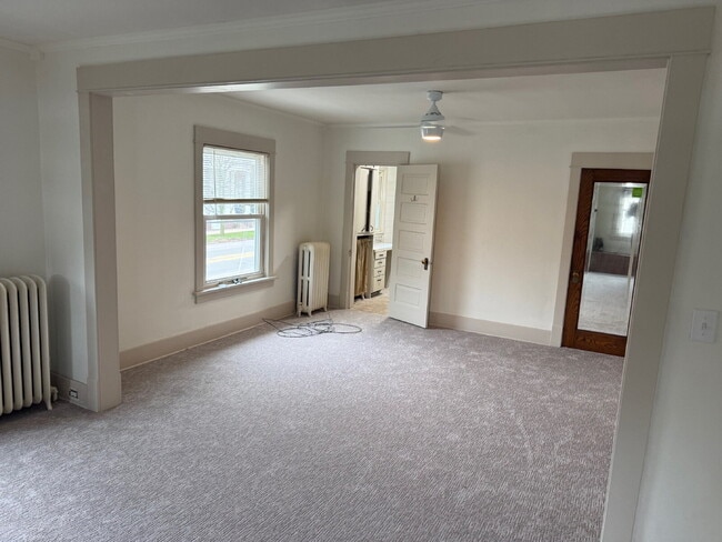 Building Photo - For Rent: 2-Bedroom Apartment | Downtown Hastings