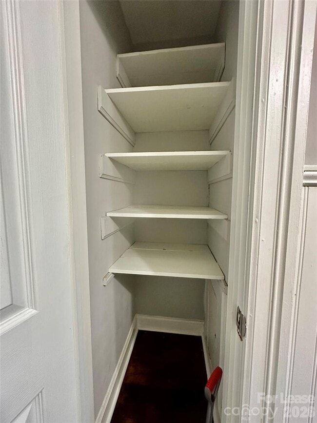 Building Photo - 710 Neil St