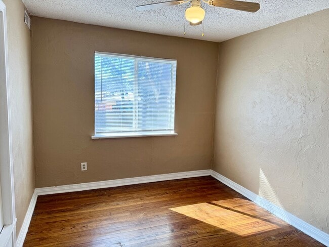 Building Photo - 1-Bedroom, newly remodeled 1-Bath Apartment steps from the Plaza District