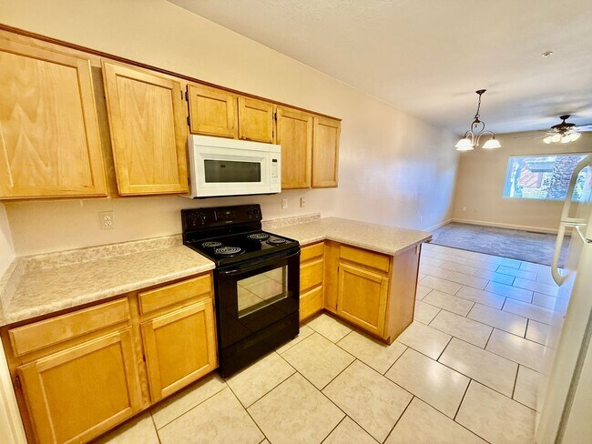 Building Photo - La Venita Condo #B3