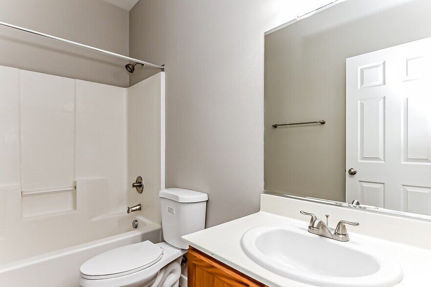 Building Photo - 1935 Tanner Valley Cir