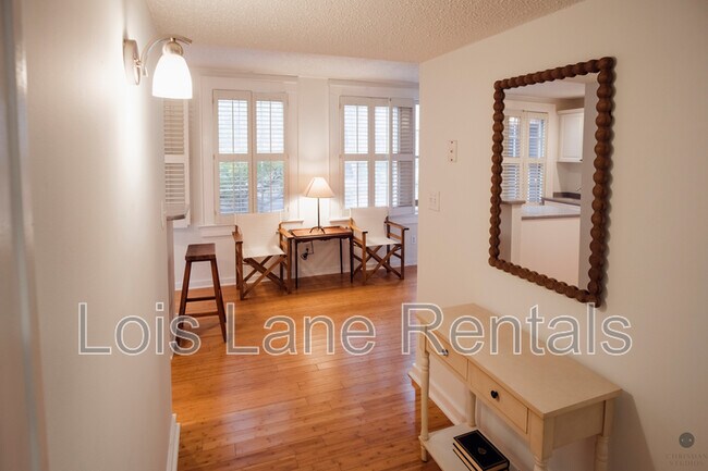 Building Photo - 117 Church St