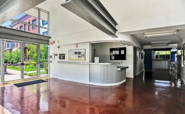 Building Photo - 5610 45th Ave