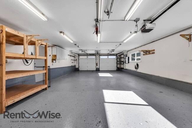 Building Photo - 1951 Heath Dr