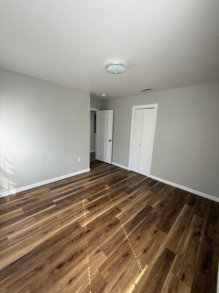 Building Photo - 1209 Shady Ln