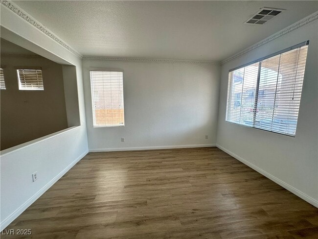 Building Photo - 3012 Jacaranda Dr