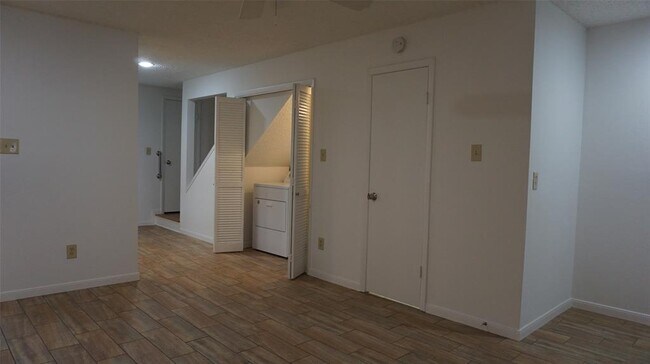 Building Photo - 5000 Milwee St
